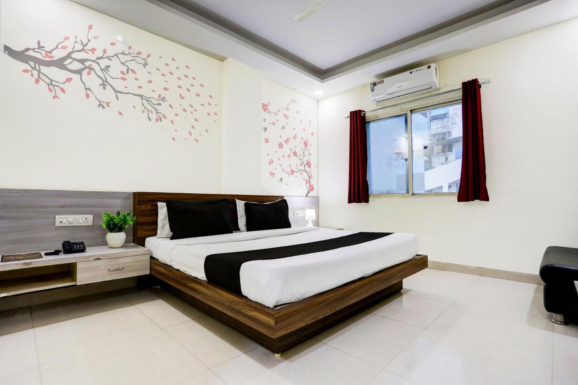 Super Townhouse Hoshangabad Road Near Aashima Mall Samarda Kaliasot Екстер'єр фото