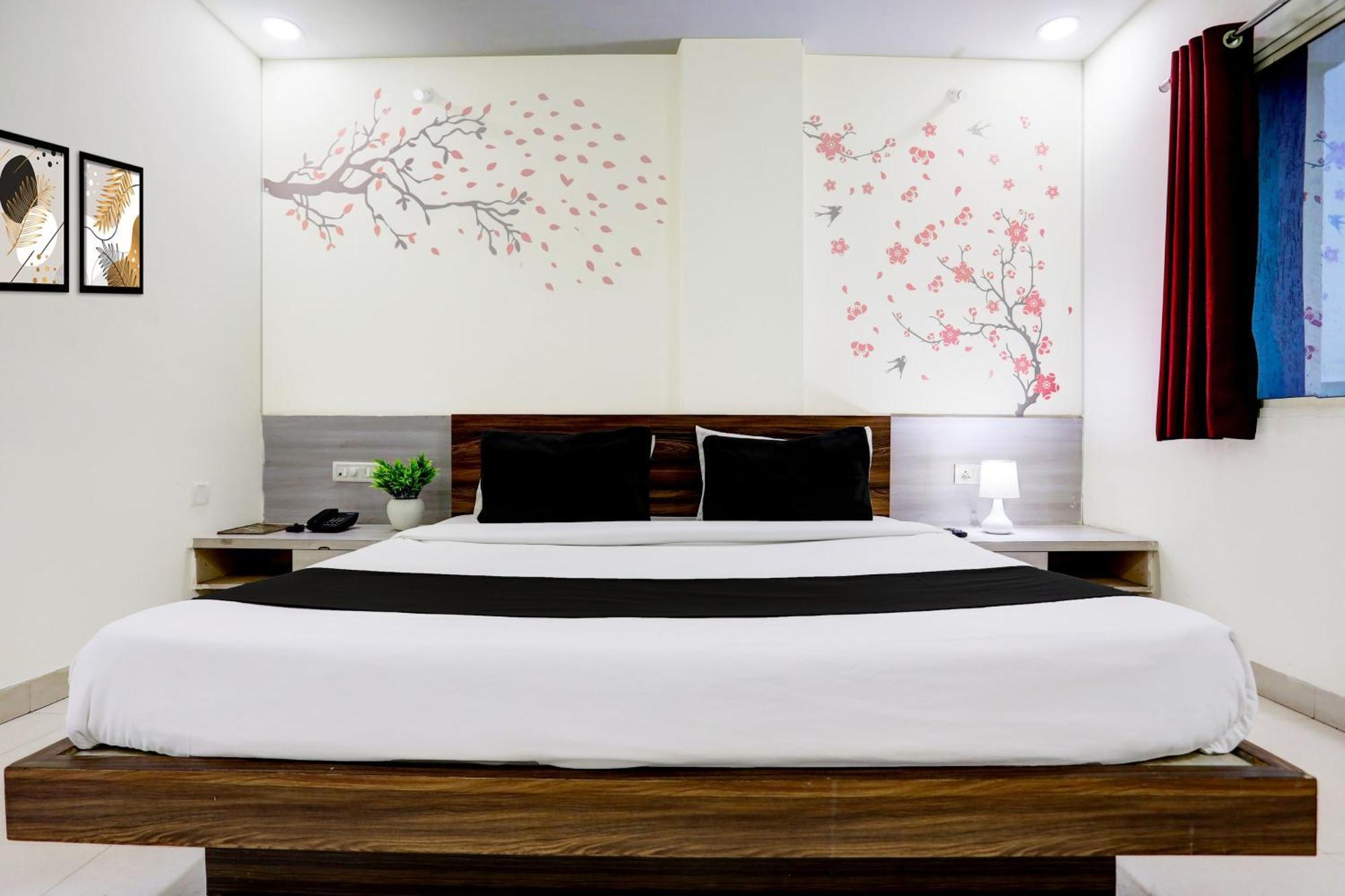Super Townhouse Hoshangabad Road Near Aashima Mall Samarda Kaliasot Екстер'єр фото