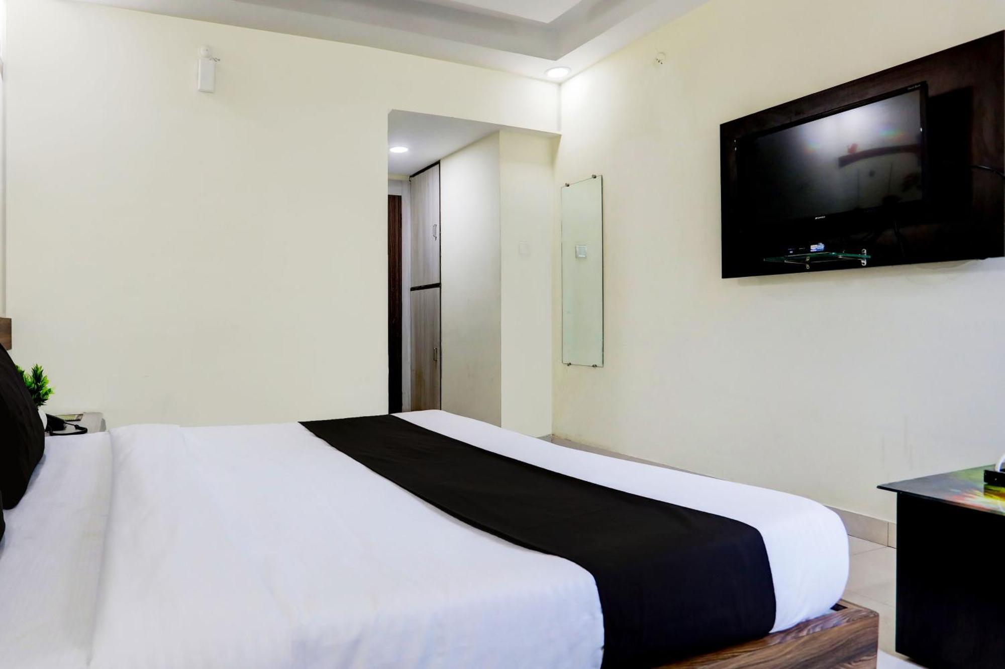 Super Townhouse Hoshangabad Road Near Aashima Mall Samarda Kaliasot Екстер'єр фото