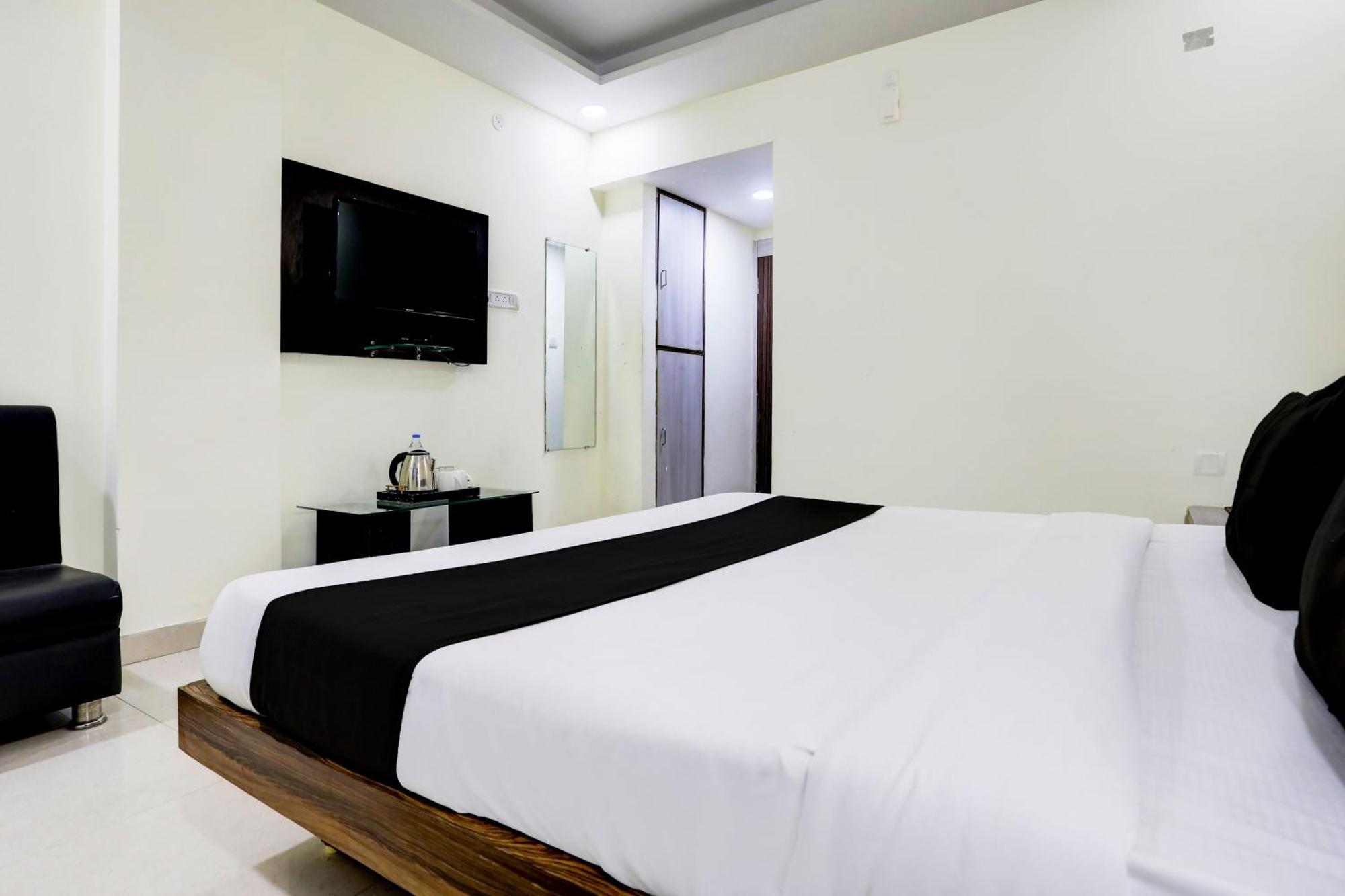 Super Townhouse Hoshangabad Road Near Aashima Mall Samarda Kaliasot Екстер'єр фото