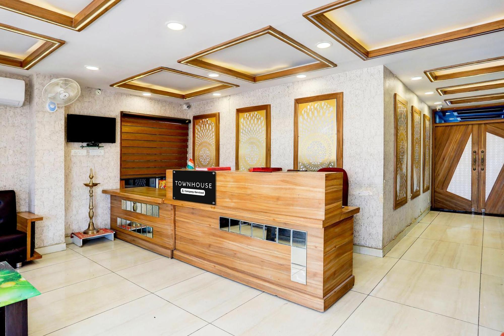 Super Townhouse Hoshangabad Road Near Aashima Mall Samarda Kaliasot Екстер'єр фото