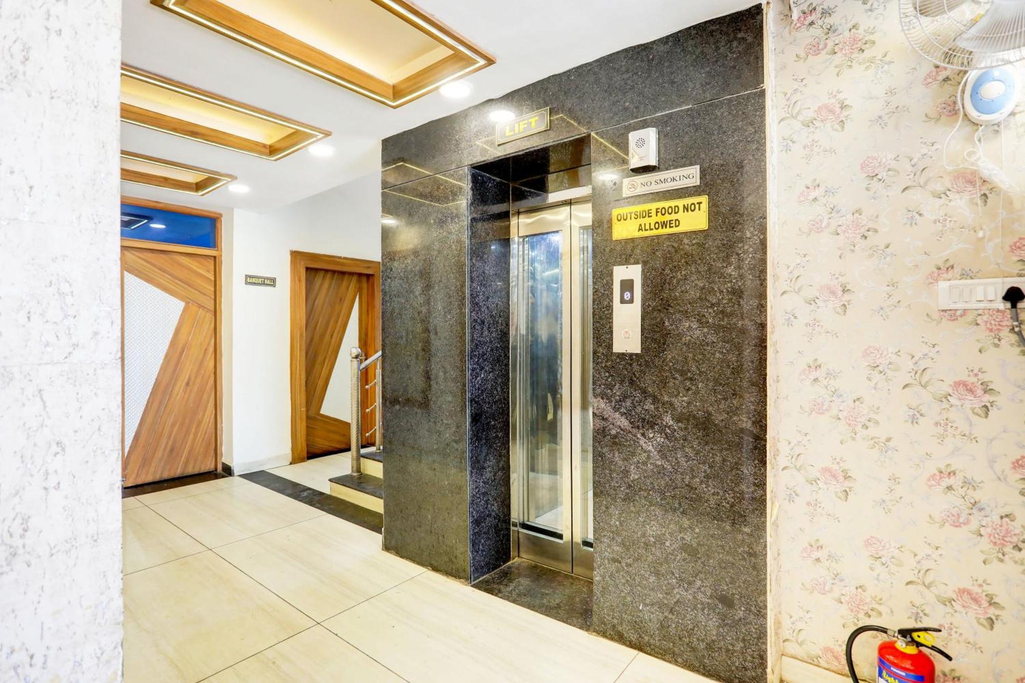 Super Townhouse Hoshangabad Road Near Aashima Mall Samarda Kaliasot Екстер'єр фото
