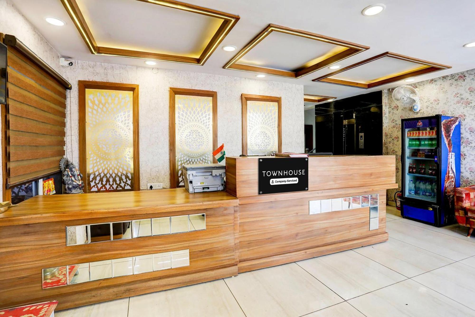 Super Townhouse Hoshangabad Road Near Aashima Mall Samarda Kaliasot Екстер'єр фото